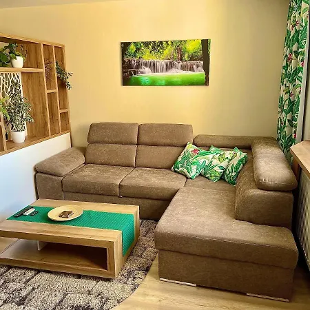 Modern & Sunny Studio Apartment *